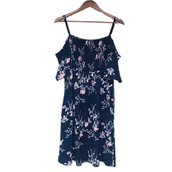 TORRID Navy Blue Floral Cold Shoulder Dress Off The Shoulder‎ Smocked Size 1X - Picture 2 of 9